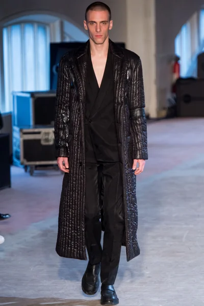 Look 29
